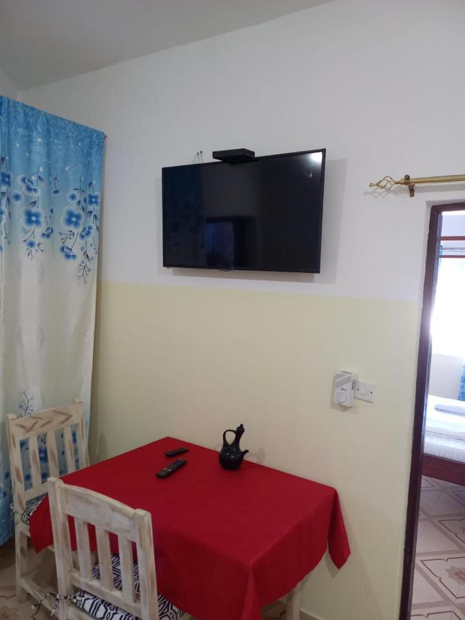 Rhino Apartment Watamu Esterno foto